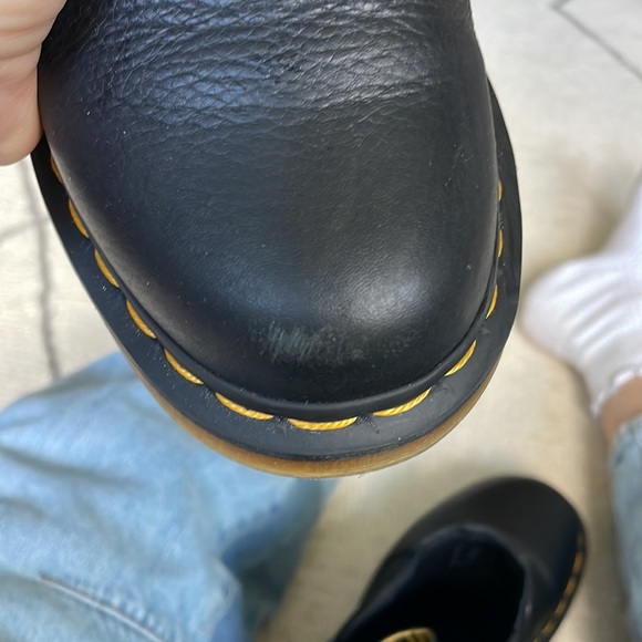 Like New Doc Marten Women’s Leather Chelsea Boot Size 6 - Picture 6 of 7